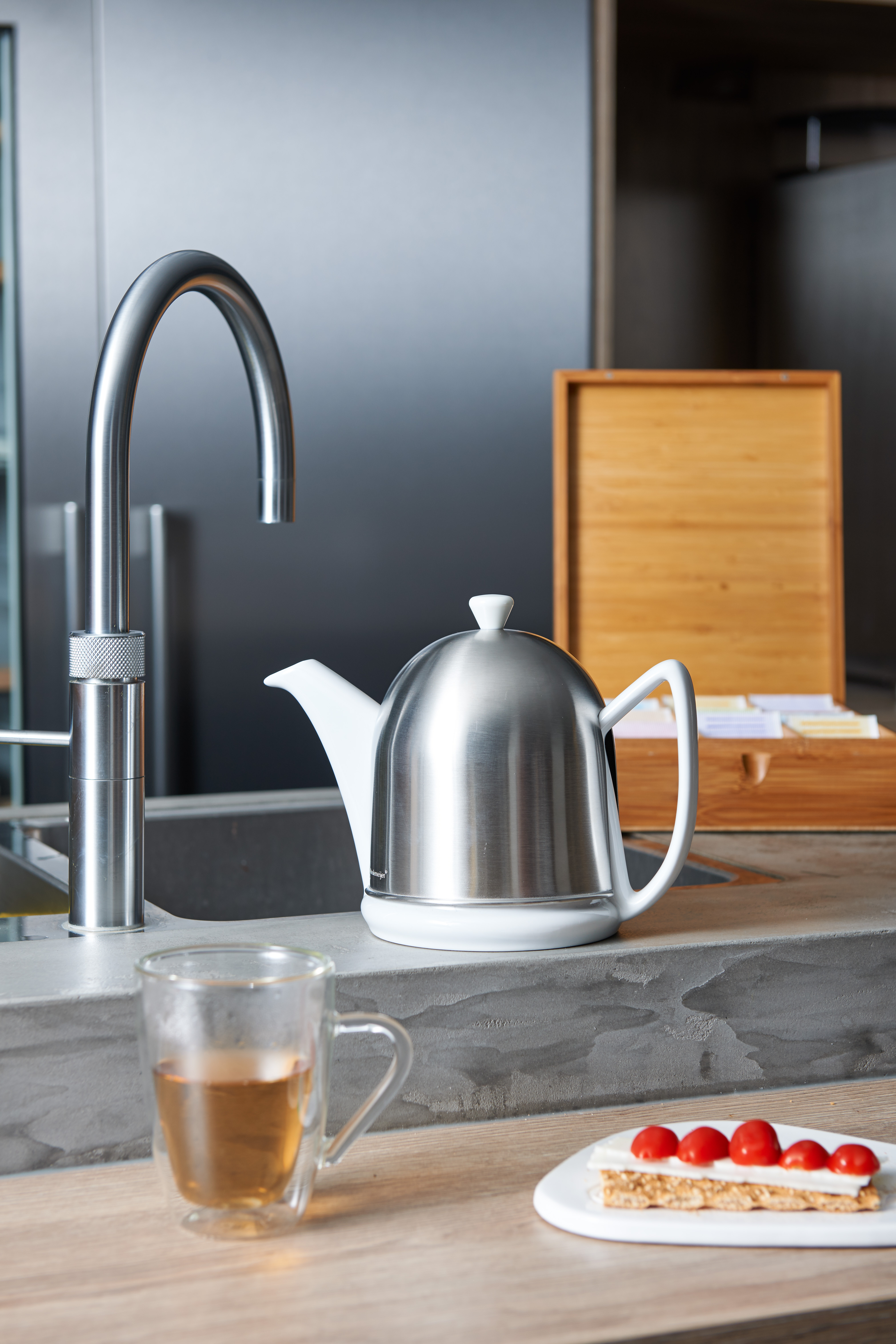 Steingut Teekanne Cosy® Manto mit Isolierhülle  -  1L , weiβ, matt